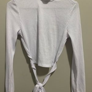 White turtleneck cropped slim fit sweater